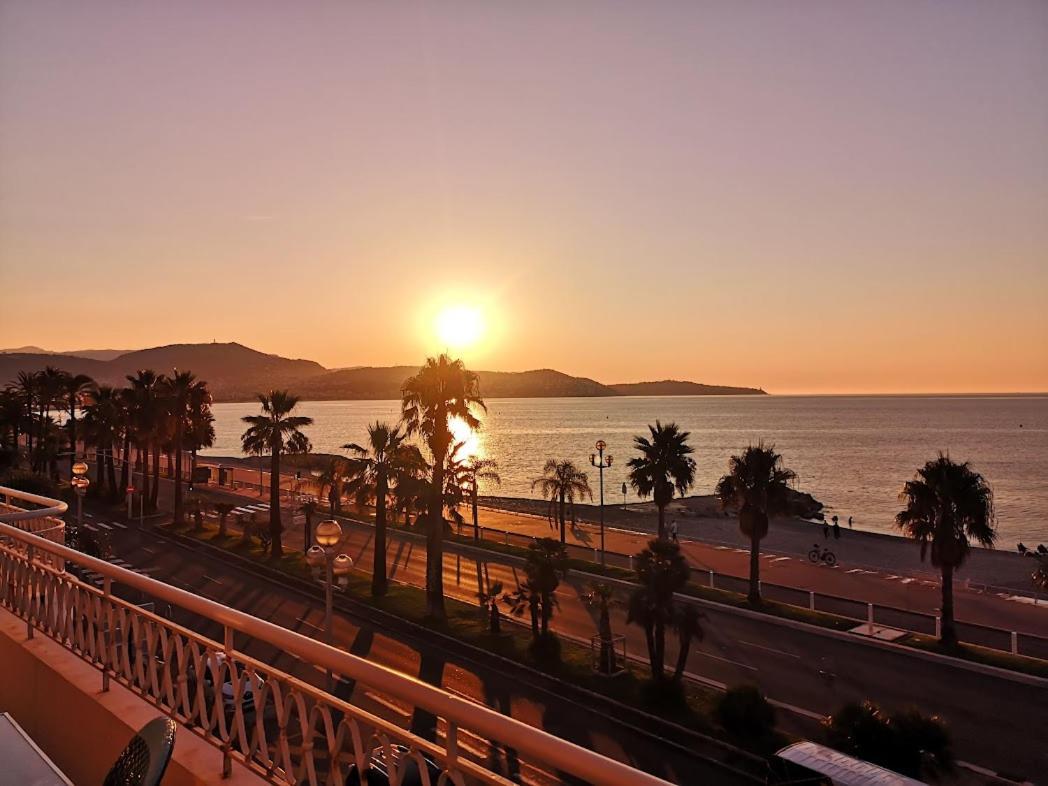Beach Front, Superbe Appartement Pour 4 Personnes Nice Extérieur photo