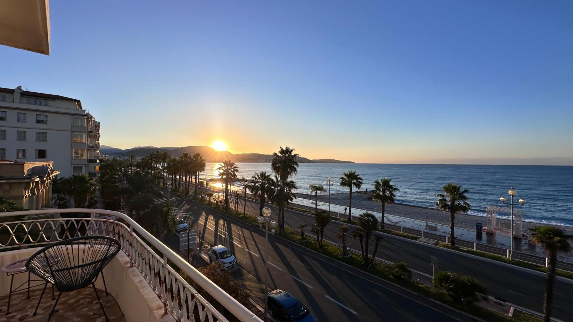 Beach Front, Superbe Appartement Pour 4 Personnes Nice Extérieur photo